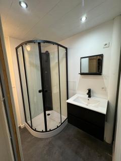 Grand studio tout confort sur cour - Champagnole - 1