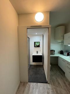 Grand studio tout confort sur cour - Champagnole - 2