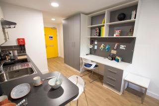 Exclusively for Students - Unwind in Glasgow's Premier Accommodation - Glasgow - 6