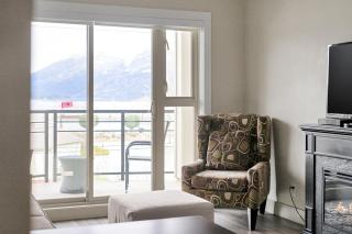Lakefront Lux 2BR Symphony Of Comfort Style For 12 - Harrison Hot Springs - 4