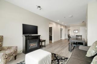 Lakefront Lux 2BR Symphony Of Comfort Style For 12 - Harrison Hot Springs - 3