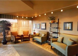 Quality Inn & Suites PE Trudeau Airport - Dorval - 8
