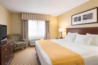 Country Inn & Suites by Radisson, Owatonna, MN - 3