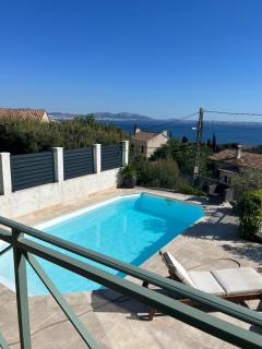maison entièrement climatisée vue d'exception mer et rade de Marseille avec piscine 8 personnes - 9