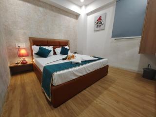 Hotel PRASANG - Surat - 1