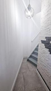 Deal Beach Resort 2BR Flat Sleeps 4 - Clockwork Stay - 2
