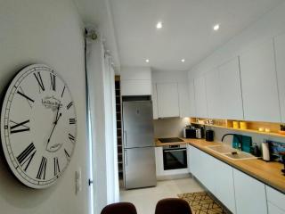 Floral Home 1 - Ground floor apt with courtyard and private parking! - Atene - 2