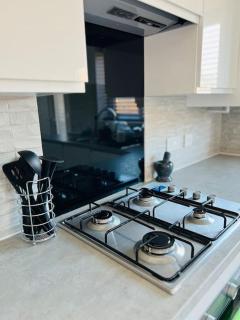 Beautiful 3 Bed Detached House in Grimsby - - 1