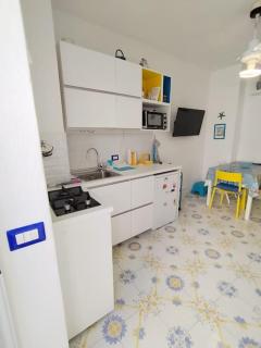 Bruder Hous - Isquia - 1