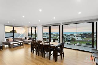 Panoramic Paradise 4-BR San Remo - 8