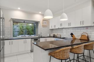 Chic Coastal Retreat 3 Bdr Close to Beach - Cowes - 2