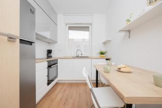 Słoneczny Apartament z Parkingiem by Noclegi Renters - Varsavia - 8