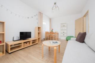 Słoneczny Apartament z Parkingiem by Noclegi Renters - Varsavia - 4