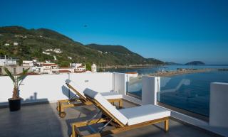 Flisvos Beachfront Apartments - Loutrákion - 5