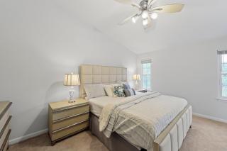 Spacious 3BR Townhouse with Balcony & Gym - Silver Spring - 8