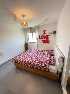 סאבלט בקומה גבוהה עם נוף מטריף לים בעיר נתניה - 9