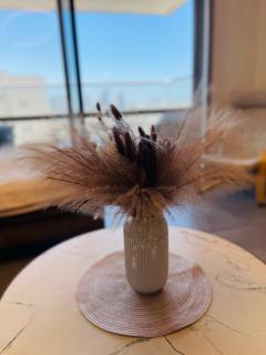 סאבלט בקומה גבוהה עם נוף מטריף לים בעיר נתניה - 6