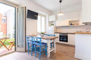 Modern Sea View Apartment with Balcony - Livorno - 9