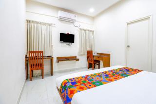 FabHotel Sathya Comforts - Nr Commercial Street - Bangalore - 4