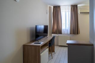 City Hotel Bucharest - 6