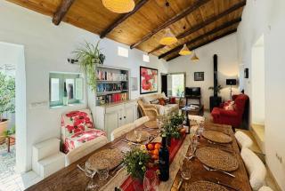 Almond Hill House - 1