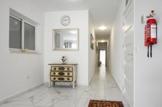 Spacious Modern Apartment Near the Sea in Xemxija - St Paul's Bay - 3