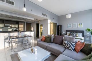 GuestReady Holiday Homes - Modern Loft in Downtown - Dubai - 8