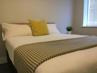 Central 2 bedroom apt in Smithfield - 1
