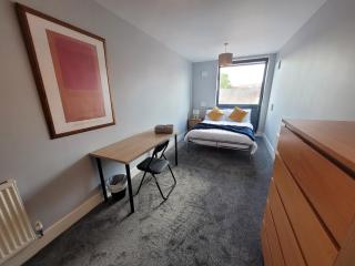 Lesley Court- A lovely Spacious 2 bedroom apartment by Catchpole Stays - Chelmsford - 5