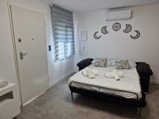 House totally refurbished in 2024, terrace in front of the sea, 1 min walk to the beach, aircon, wifi - Alicante - 4