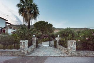 Beautiful House - Mola Kalyva - 4