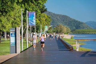 Horizons at Harbour Lights - Tropical Poolside Flair - Cairns - 1