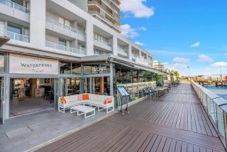 Horizons at Harbour Lights - Tropical Poolside Flair - Cairns - 2