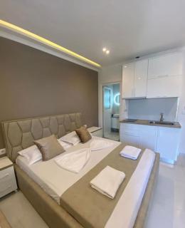 Nicole - Sarandë - 4