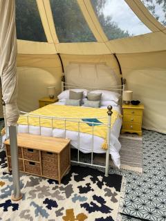 Poppy Fields Glamping - Stowe - 9