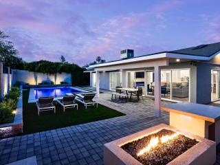 Desert Daze - Pool Heat Available - Fire pit & canal access - Scottsdale - 0
