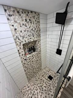 Lovely 1-bedroom Apartment With Free Parking - 1