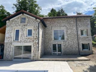 Gite authentique au coeur de Blavozy avec piscine privée, jacuzzi et terrain de pétanque - Blavozy - 7