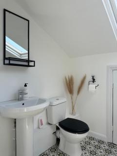 The Eaves - Victorian second floor, open plan apartment - Southport - 3