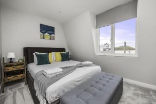 Sunset Townhouse with Free Parking - 1