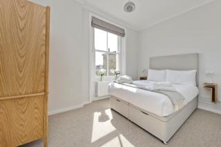 Large & Wonderful 1 Bed, Pimlico - 8