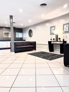 APM Inn & Suites - 9