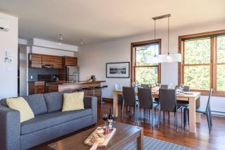 Lakefront, Mountain View - 3 Bedrooms Resort Suite - 1