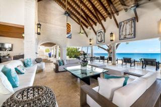 Ocean Front Villa Accommodates 14 Guests With Service - La Romana - 4
