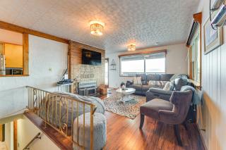 Beachfront Anderson Island Escape Rainier Views! - 8