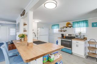 Plum Island Retreat about 1-Block Walk to Beach! - Newburyport - 1