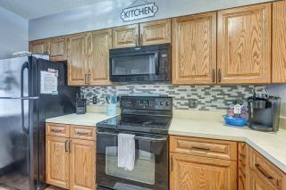Steps to Ocean Convenient Myrtle Beach Townhome! - Myrtle Beach - 5