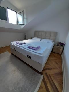 Filip Apartman - Zgrada Jolly Apartmani - Budva - 5