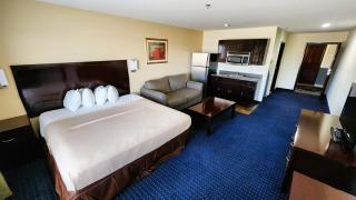 FairBridge Inn & Suites Canadian - Canadian - 1
