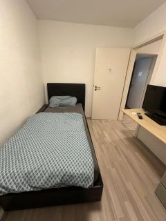 Montör und Studentenzimmer Bett Vermietung UG1 - 6